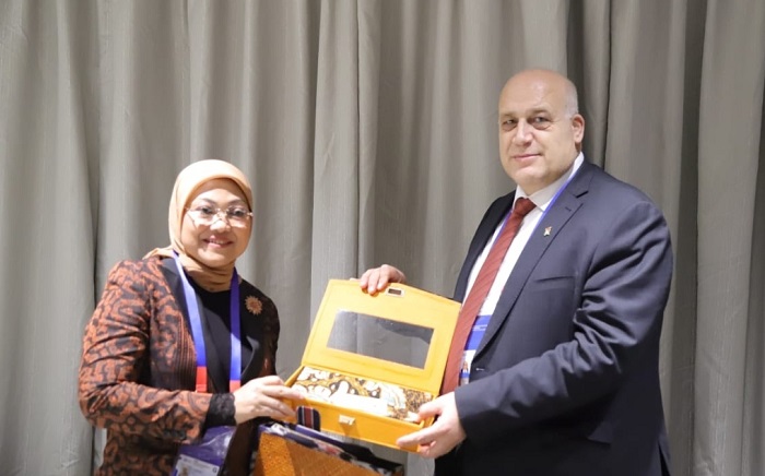 Kemenaker Jajaki Peluang Kerja Sama Ketenagakerjaan dengan Palestina, Ada yang Berminat?