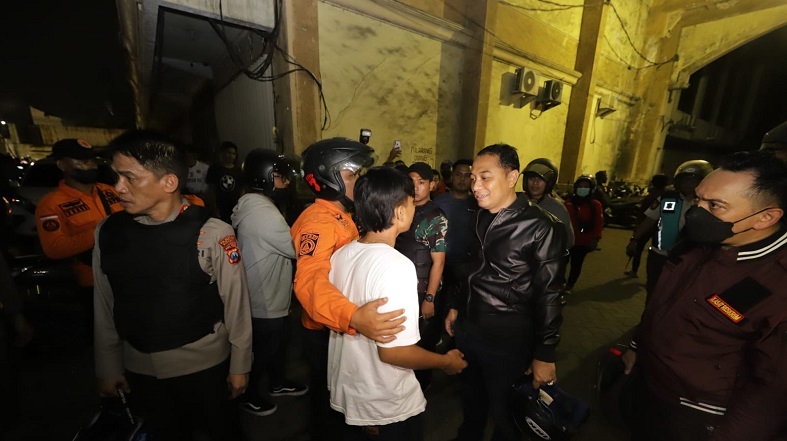 Patroli Gangster di Surabaya Berbuah Hasil, Remaja Tak Lagi Konvoi Bawa Sajam