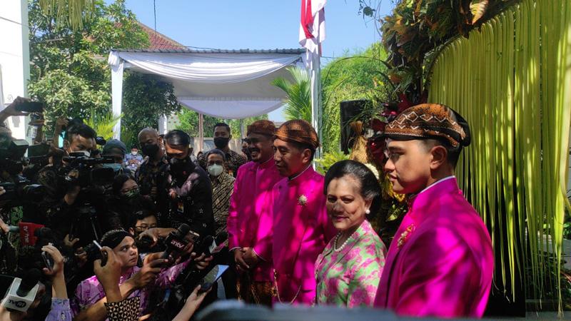 Tangis Haru Keluarga Jokowi Iringi Prosesi Sungkeman