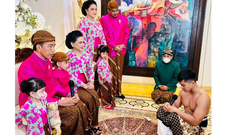 Prosesi Siraman, Kaesang Sungkem, Dipotong Rambut hingga Digendong Jokowi