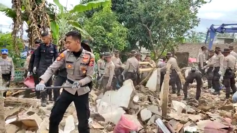 Polri dan TNI Kerahkan Ribuan Personel Pulihkan Kondisi Cianjur Pascagempa