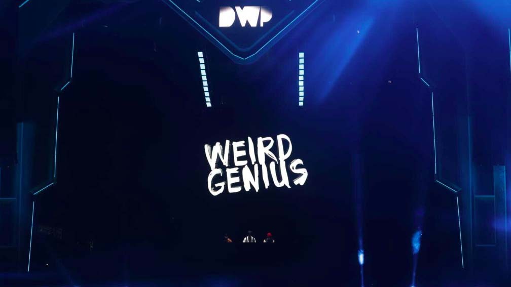 Weird Genius Sukses Bikin Penonton DWP 2022 Goyang Massal saat Nyanyikan Lagu Ini