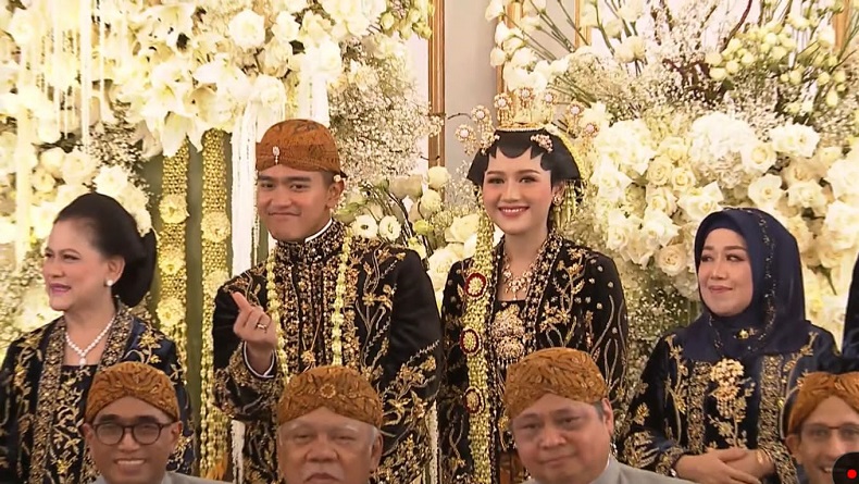Beda Gaya saat Terima Tamu, Kaesang Kocak, Erina Tampak Anggun dan Elegan