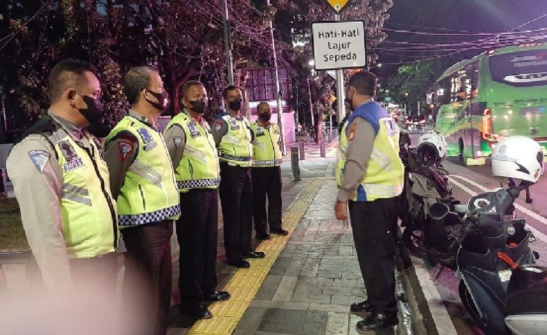 Polda Metro Jaya Tertibkan Parkir Liar di Kawasan Senopati hingga Blok S Jaksel