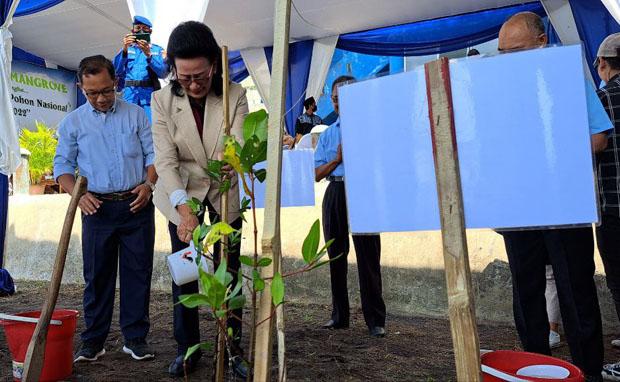 GKR Hemas Sebut Pohon Elemen Penting bagi Kehidupan Manusia