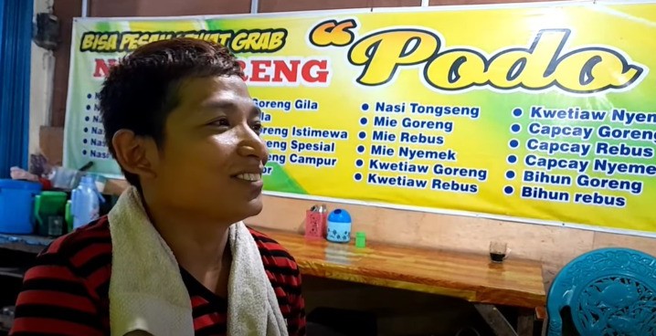 Dulu Susah dan Tidur Beralas Kardus Bekas, Kini Sukses Jadi Bos Warung Nasi Goreng