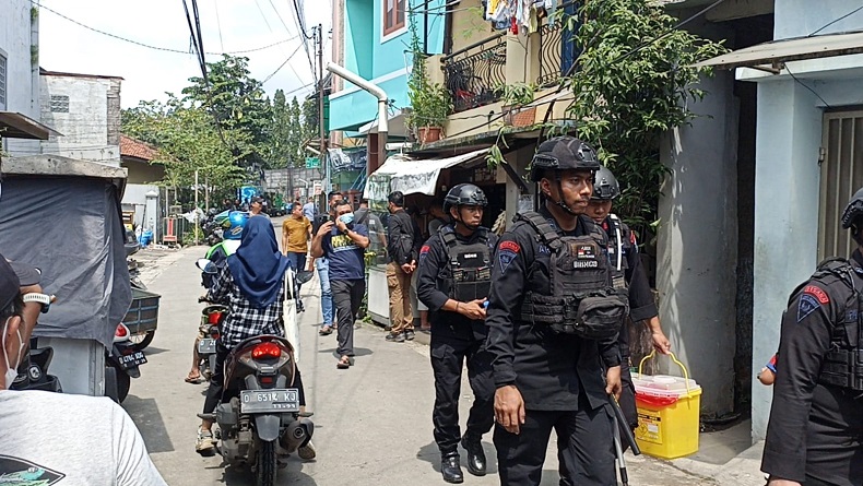 Densus 88 Kembali Geledah Kamar Kos di Batununggal Bandung, Warga: Penghuninya Misterius