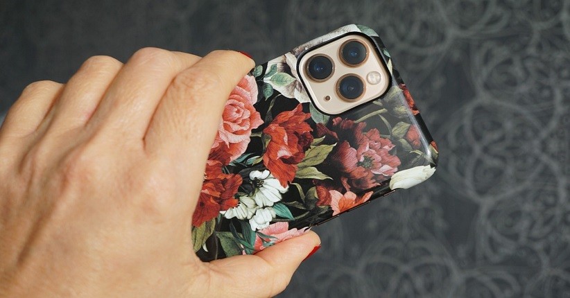 5 Cara Membersihkan Casing HP yang Menguning dan Kotor