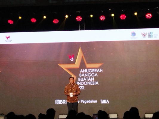 Cerita Luhut Ditegur Presiden Jokowi gegara Pakai Sepatu Brand Luar Negeri