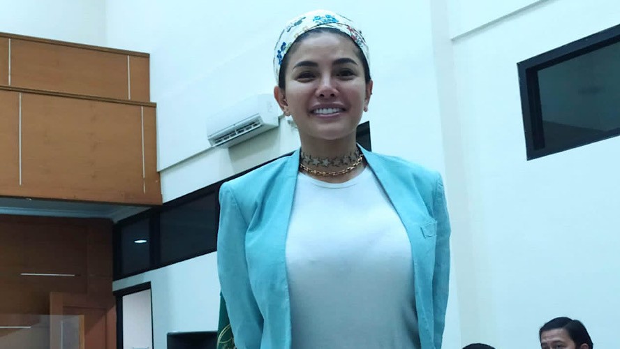 Sempat Beri Sindiran Pedas, Nikita Mirzani Menangis di Ruang Sidang karena Dito Mahendra Absen Lagi