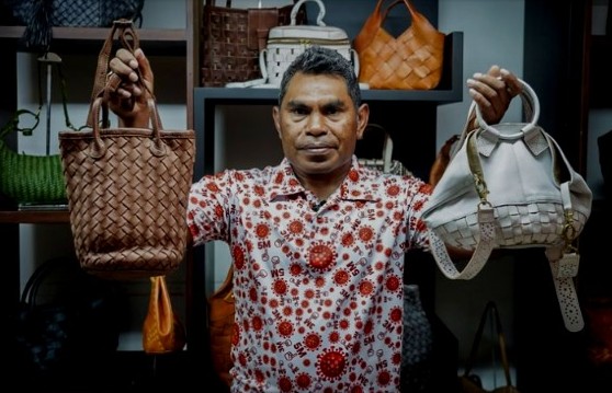 Kisah Mantan Satpam Sukses Ekspor Tas Kulit ke Jepang