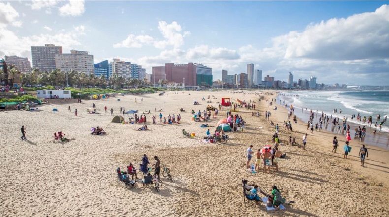 Gelombang Besar Seret Puluhan Orang yang Tengah Santai di Pantai, 3 Orang Tewas