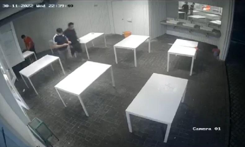 Viral 2 WNA Gendam Kasir Rumah Makan di Surabaya, Ini Modusnya