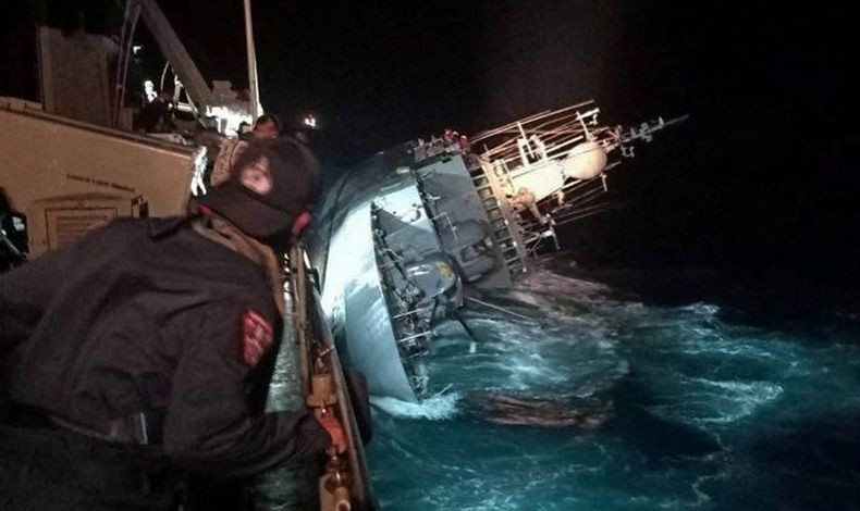 Kapal Perang Thailand Tenggelam, 32 Marinir Hilang Bertahan dengan Pelampung dan Ban