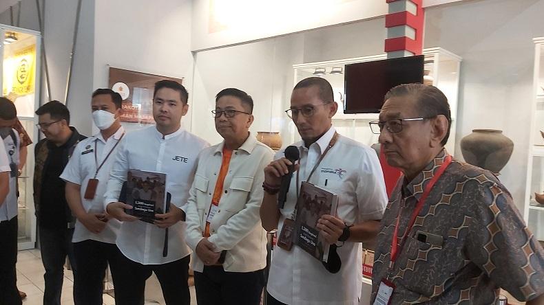 Launching Buku di Ubaya, Menparekraf Sandiaga Uno Ajak Masyarakat Ciptakan Demokrasi Sejuk