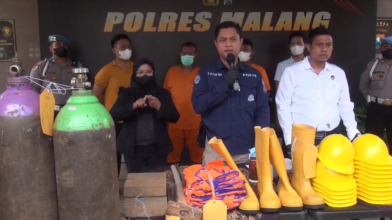 Polisi Tetapkan 2 Tersangka Pembongkaran Pagar Stadion Kanjuruhan