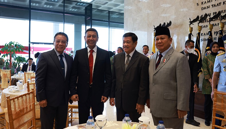 Momen Prabowo Bersama Para Sesepuh TNI Wiranto Cs di Sertijab Panglima
