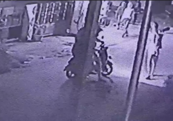 Diadang Geng Motor, Mahasiswa Ini Dianiaya dan Dibusur, Aksi Pelaku Terekam CCTV