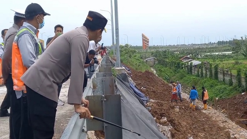 Pengemudi Diimbau Waspada Cuaca Ekstrem di Tol Cipali saat Libur Nataru