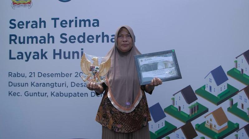 Tangis Haru Buruh Tani di Demak Tempati Rumah Sederhana Layak Huni