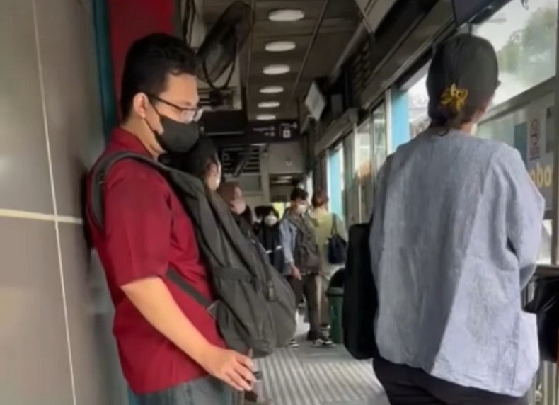 Viral Pria Rekam Diam-Diam Perempuan di Halte, Polsek Tanjung Duren Turun Tangan