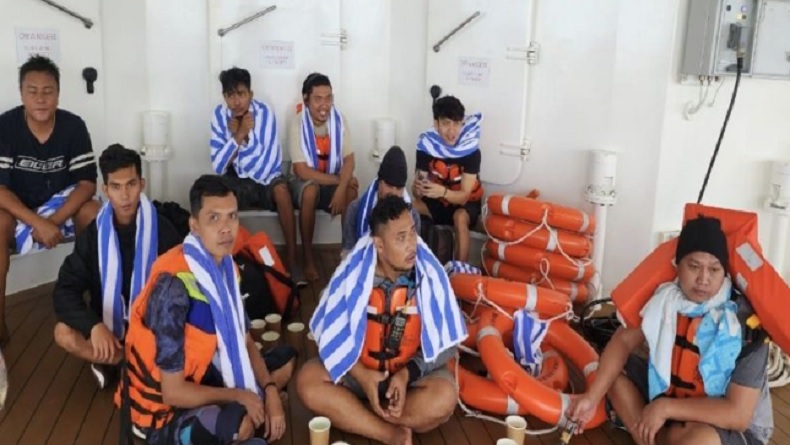 9 ABK Tugboat Terjebak Gelombang Tinggi Dievakuasi dengan Kapal Pesiar Australia