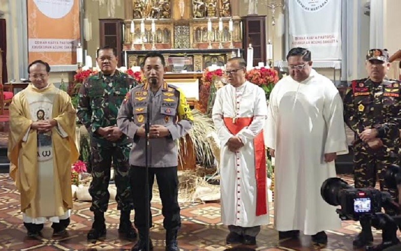 Kapolri Apresiasi Banser NU Amankan Misa Natal di Gereja Katedral: Semoga Damai Sejahtera