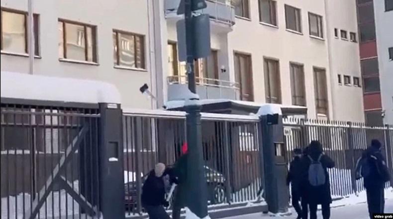 Dilempari Palu oleh Orang Tak Dikenal, Kedubes Finlandia di Moskow Minta Jaminan Keamanan