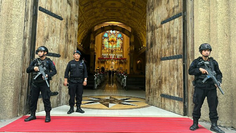 Brimob Polda Sulut Sterilisasi 5 Gereja Besar di Manado jelang Misa Malam Natal