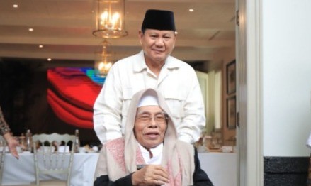 Doakan Prabowo, Kiai Sepuh NU Jatim: Semoga yang Dicita-citakan 2024 Terwujud