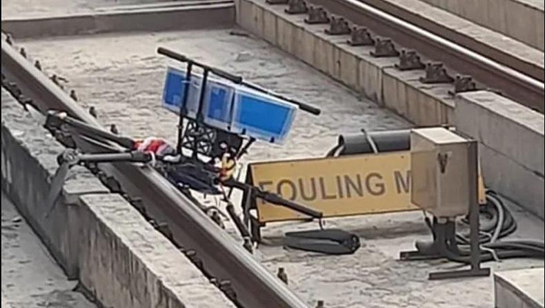 Drone Jatuh di Jalur Kereta Bikin Geger, Ternyata Angkut Benda Ini