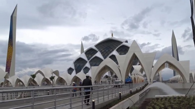 Masjid Al Jabbar Bandung Diresmikan Jumat, 7.000 Undangan Disebar