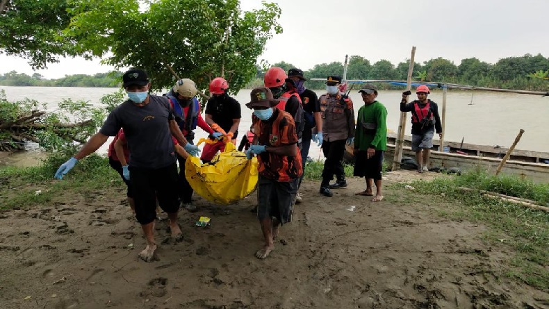 Heboh, Mayat Pria Bertato Ditemukan di Sungai Waledan Indramayu, Ini Ciri-Cirinya