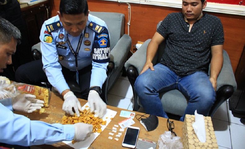 Petugas Lapas Banyuwangi Gagalkan Penyelundupan Sabu dalam Bungkus Keripik