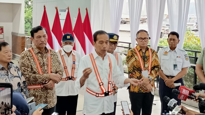 Ditanya Kapan Cabut PPKM, Jokowi: Keppres Belum Sampai Meja Saya