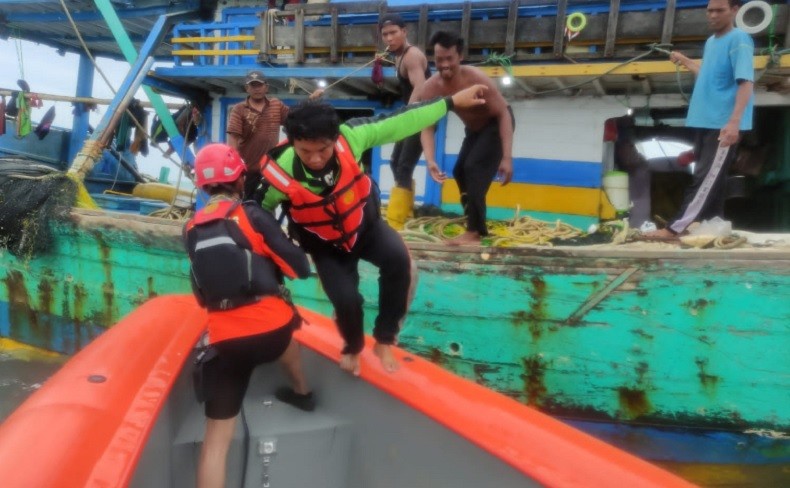 Kapal Angkut Semen dari Gresik Tenggelam di Perairan Karimata, 3 ABK Hilang