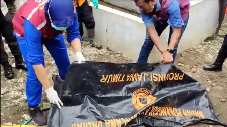 Mayat Pria di Sungai Brantas Gegerkan Warga Kediri, Polisi Selidiki Kematian Korban