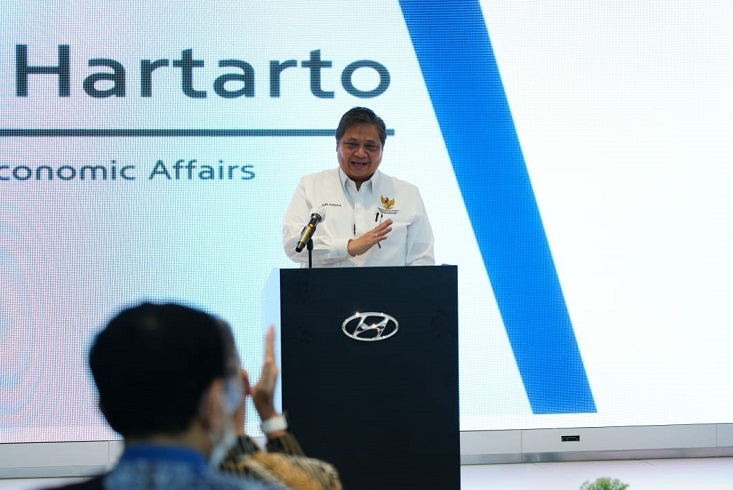 Dukung Pengembangan Kendaraan Listrik, Menko Airlangga Dorong Investasi Industri Otomotif