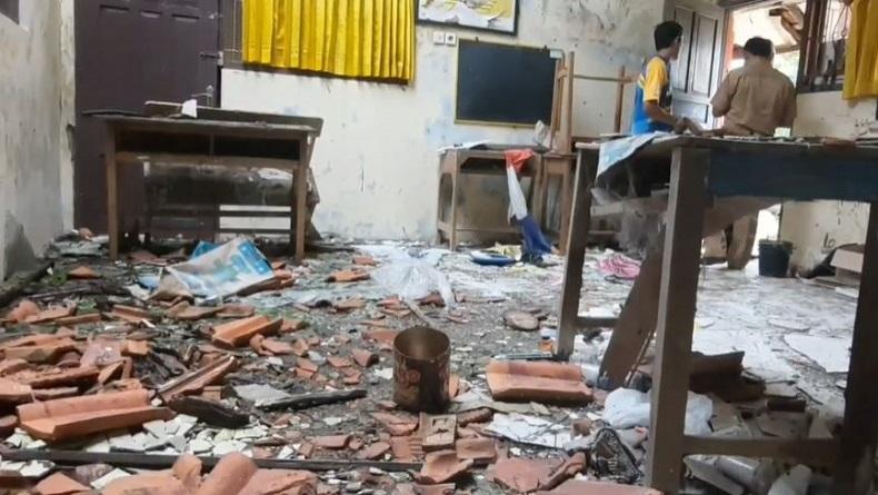 Miris, SDN di Brebes Rusak Parah Namun Tak Kunjung Diperbaiki