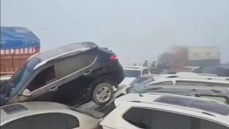 Waduh! 200 Mobil Alami Kecelakaan Bersamaan akibat Kabut Tebal