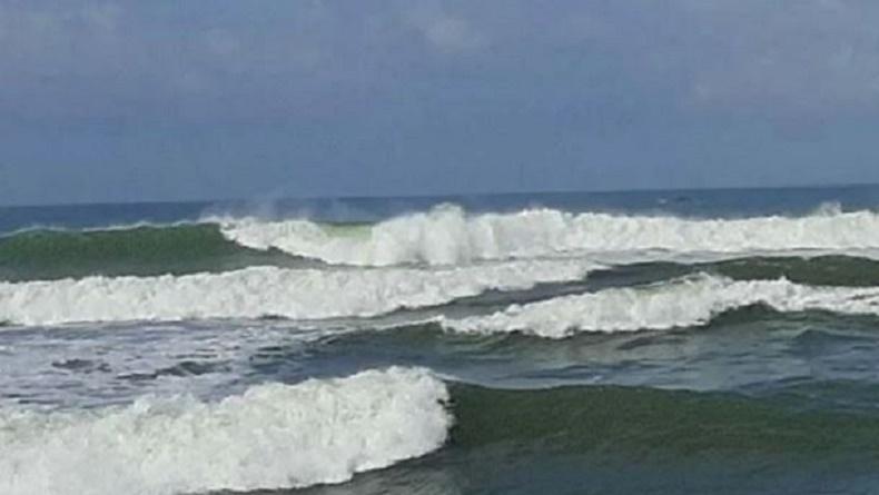 Waspada, BMKG Peringatkan Potensi Gelombang Laut Ekstrem hingga 9 Meter di Natuna