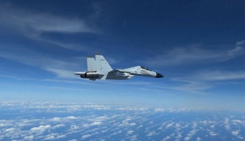 Tegang, Jet Tempur China Tempel Pesawat Pengintai AS pada Jarak 3 Meter 