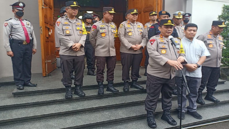 Wakapolri Kunjungi Gereja Katedral Bandung, Pastikan Nataru di Jabar Aman