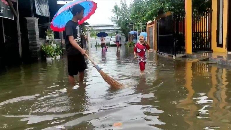 Pekalongan Dilanda Banjir, Ribuan Rumah Terendam Air