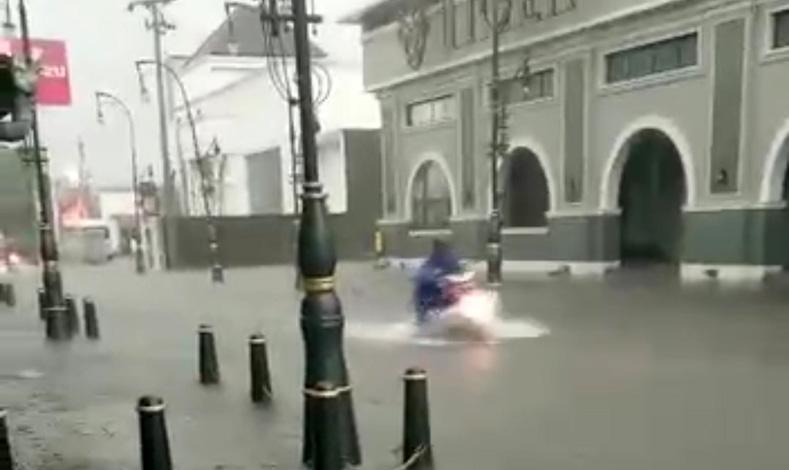 Penampakan Kota Lama Semarang Terendam Banjir