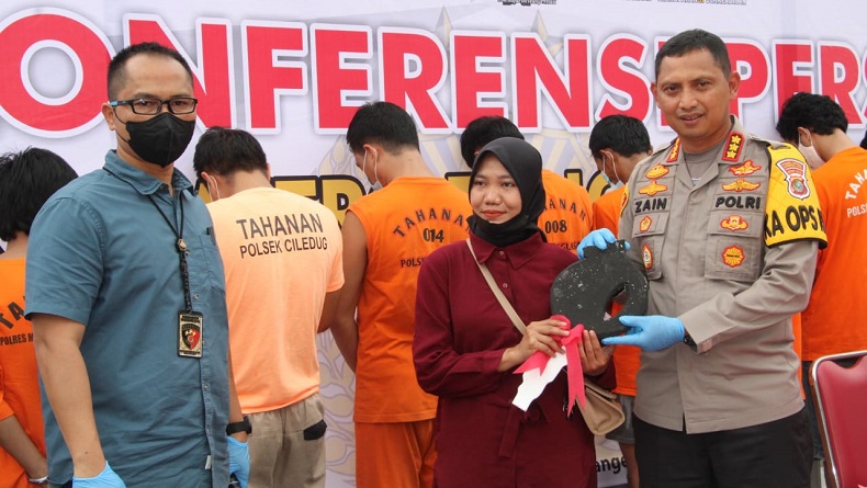 Kado Tahun Baru, Warga Tangerang Ini Terharu Motornya Ditemukan Polisi