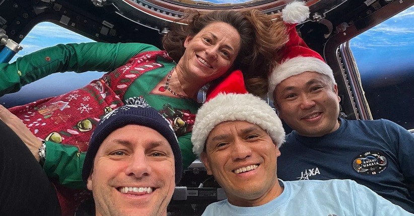 Serunya Astronot Dekorasi Stasiun Luar Angkasa saat Sambut Tahun Baru