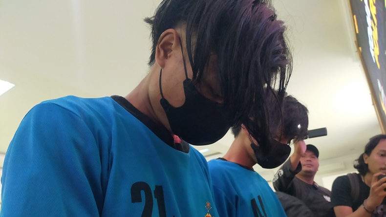 Tertunduk Lesu, 2 Pria yang Bawa Remaja Perempuan ke Semak-semak di Bogor Ditangkap