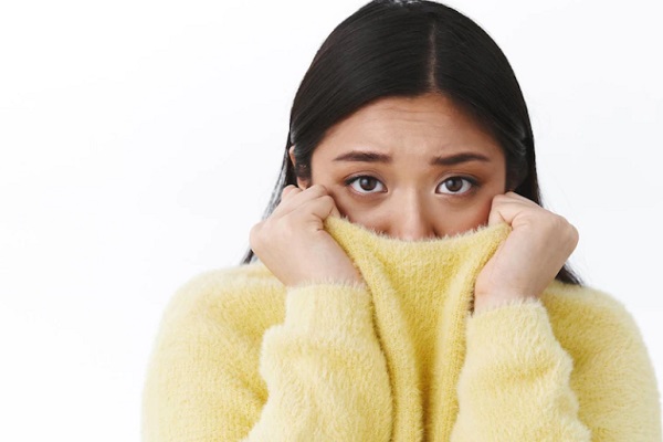 Insecure: Pengertian, Ciri-ciri dan Cara Mengendalikannya