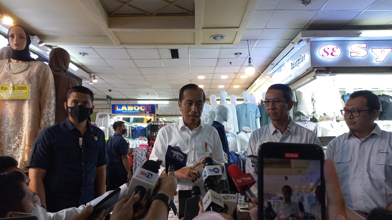 Presiden Jokowi Tinjau Pasar Tanah Abang: Saya Ingin Lihat Sektor Riil Bergerak